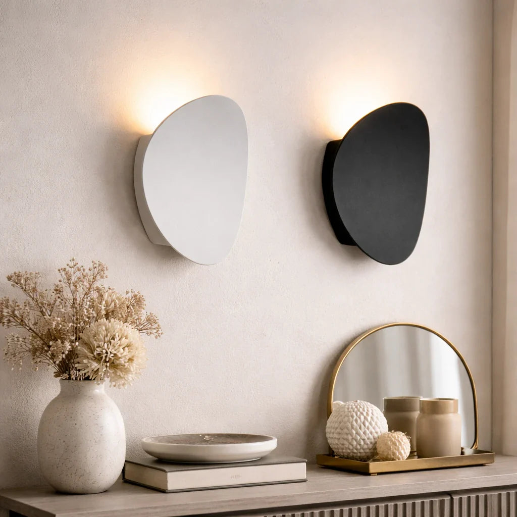 Lior Minimalist Curved Integrated LED Wall Light