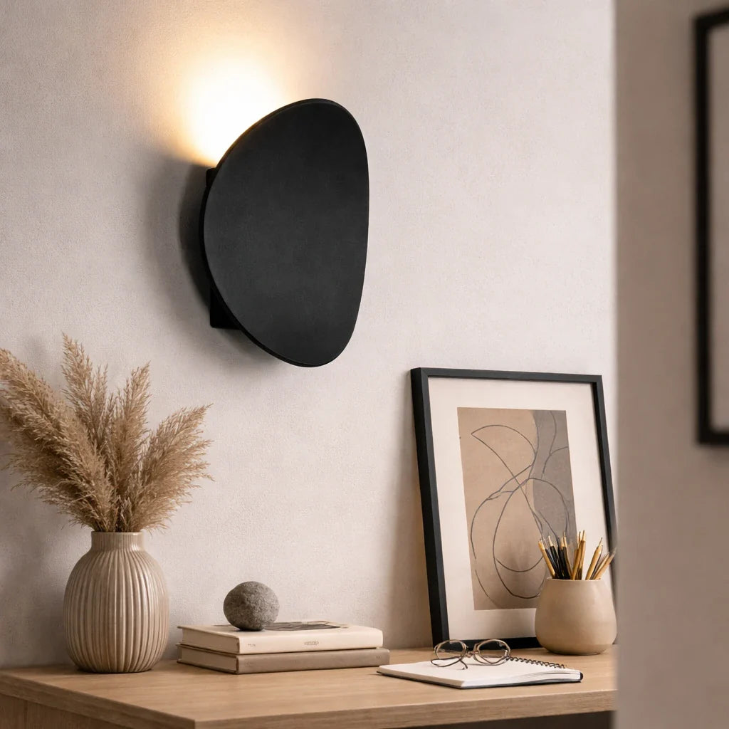 Lior Minimalist Curved Integrated LED Wall Light