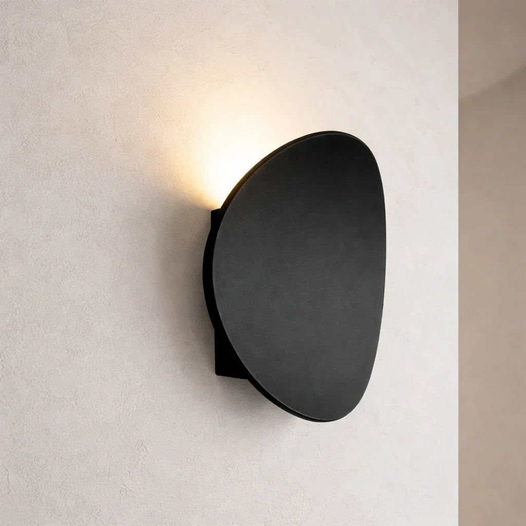 Lior Minimalist Curved Integrated LED Wall Light