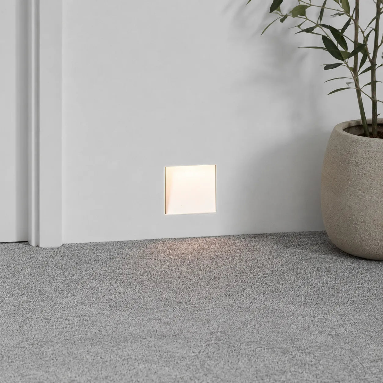 Dessa LED Stair Wall Light with Motion Sensor