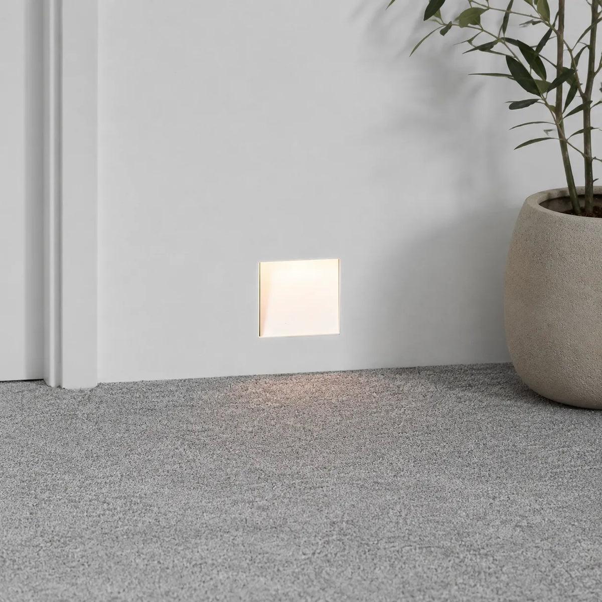 Dessa Minimalist Motion Sensor LED Stair Wall Light