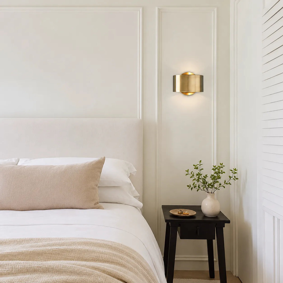 Felix Mid-Century Gold Ring Wall Light