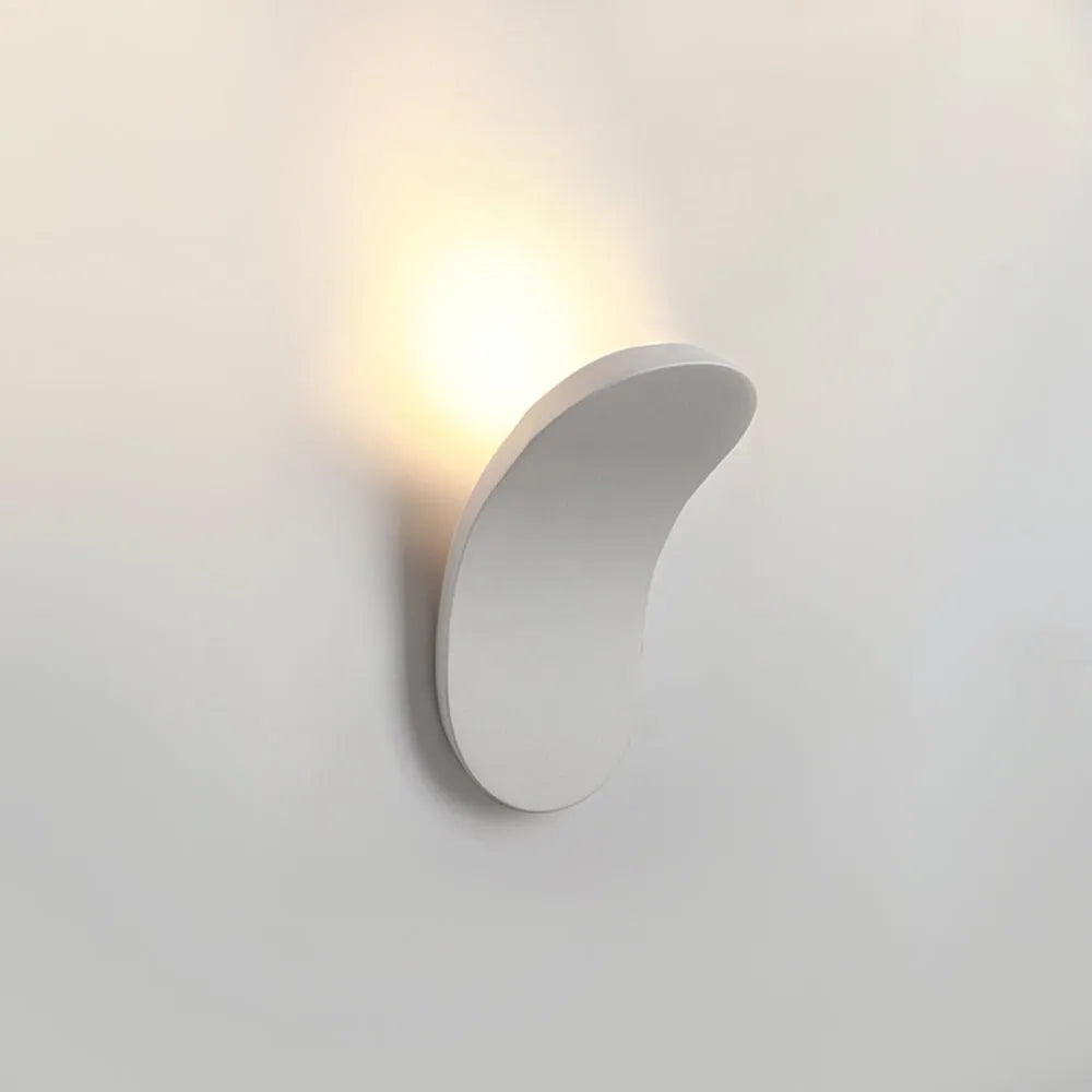 Gavin Minimalist Curved Metal LED Wall Light