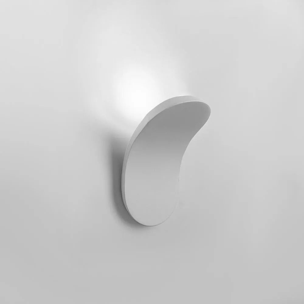 Gavin Minimalist Curved Metal LED Wall Light