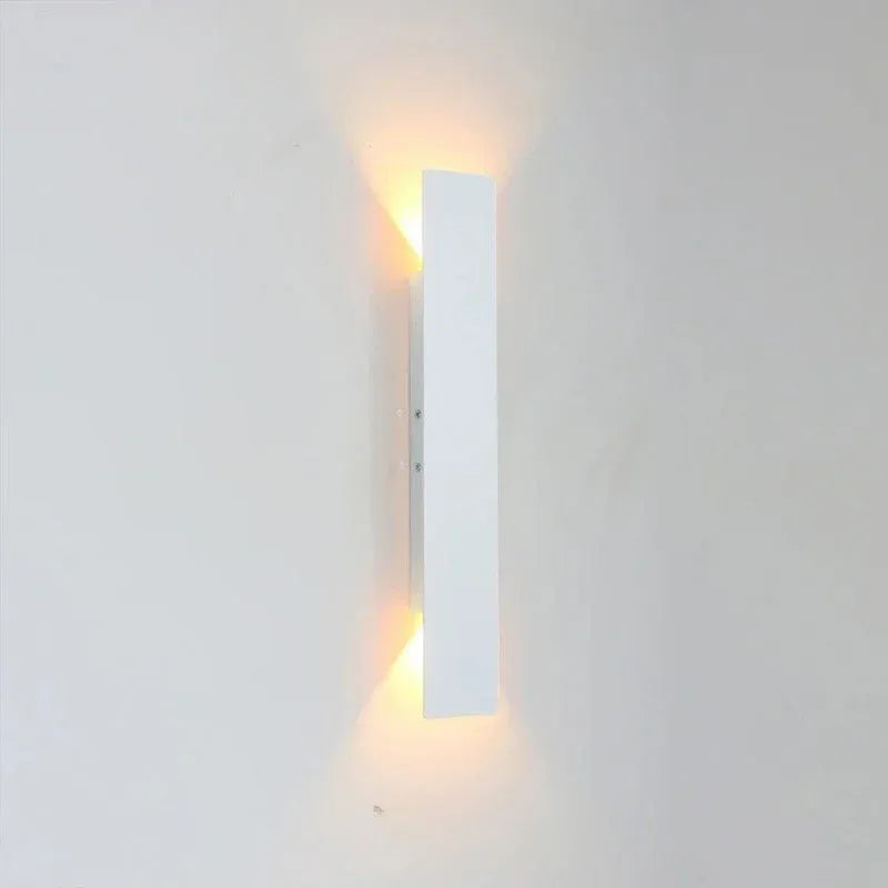 Linden Minimalist Aluminium IP65 LED Outdoor Wall Light