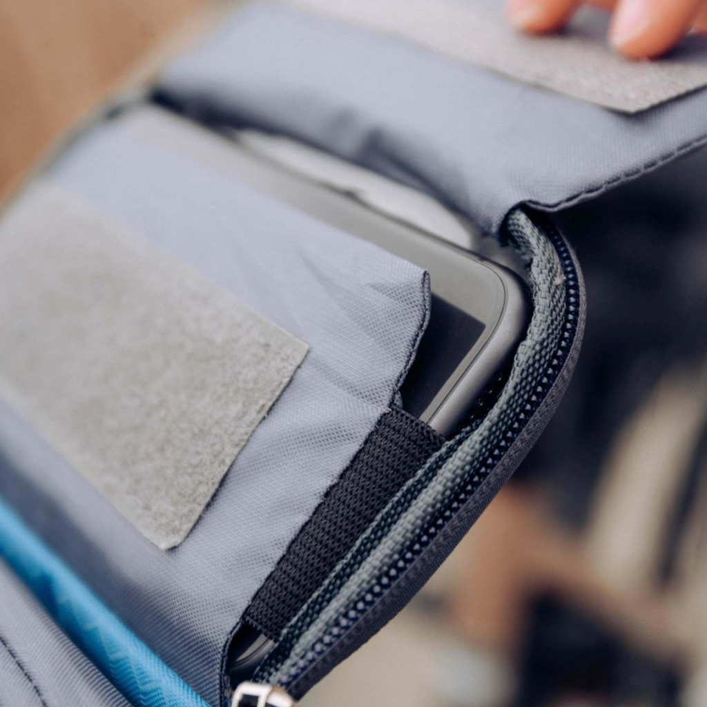 Bike Handlebar Bag with Clear Phone Pocket and Dual Zipper Storage - Image 7