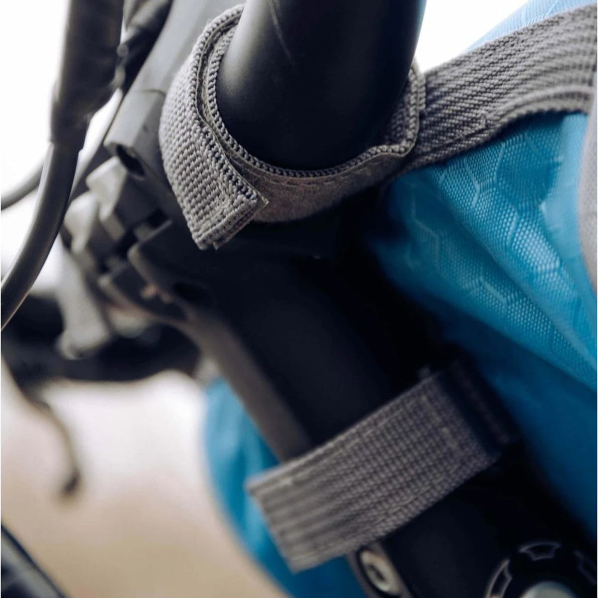 Bike Handlebar Bag with Touchscreen Phone Holder and Reflective Trim - Image 9