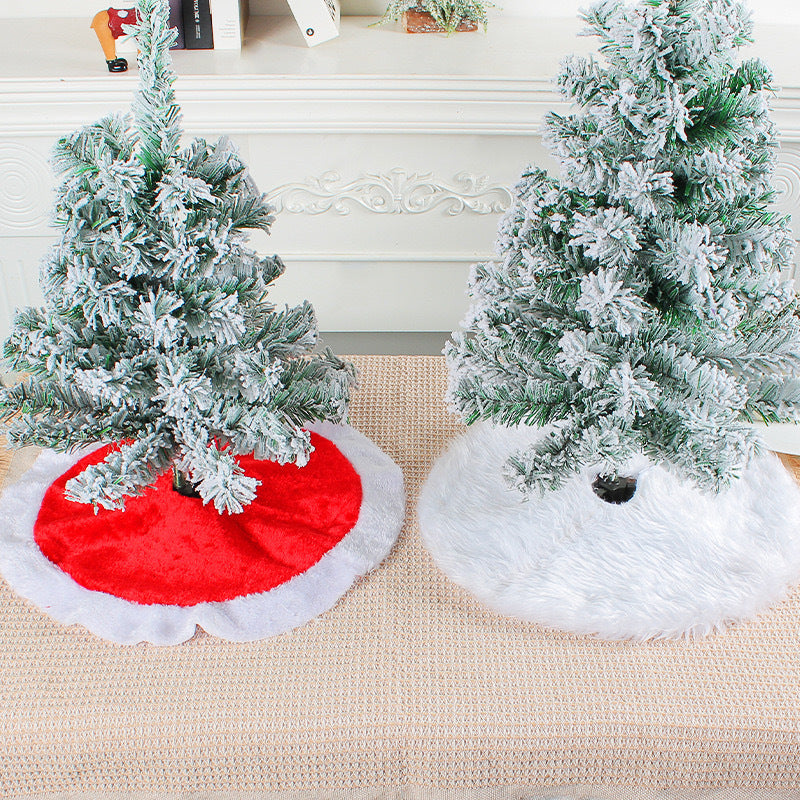 Christmas Tree Skirt with Plush Faux Fur and Soft Shaggy Fabric for Small - Image 1