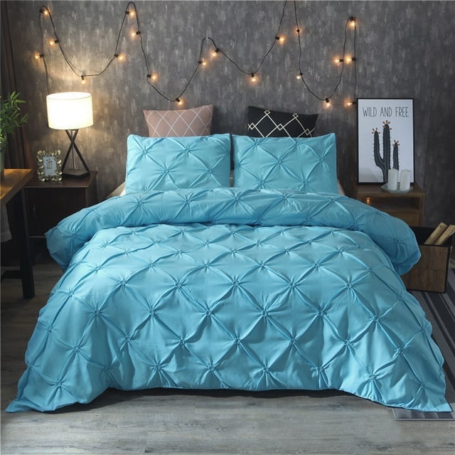 Duvet Cover Set with Pintuck Pinch Pleat Design and Matching Pillow Shams - Image 1