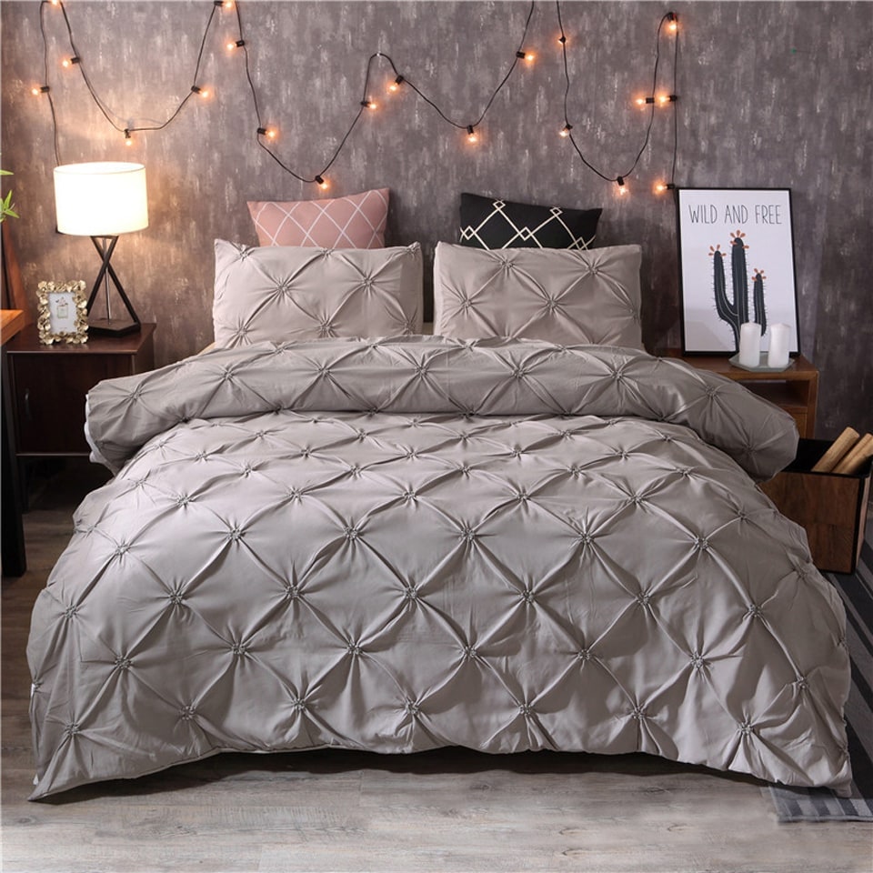 Duvet Cover Set with Pintuck Pinch Pleat Design and Matching Pillow Shams - Image 4