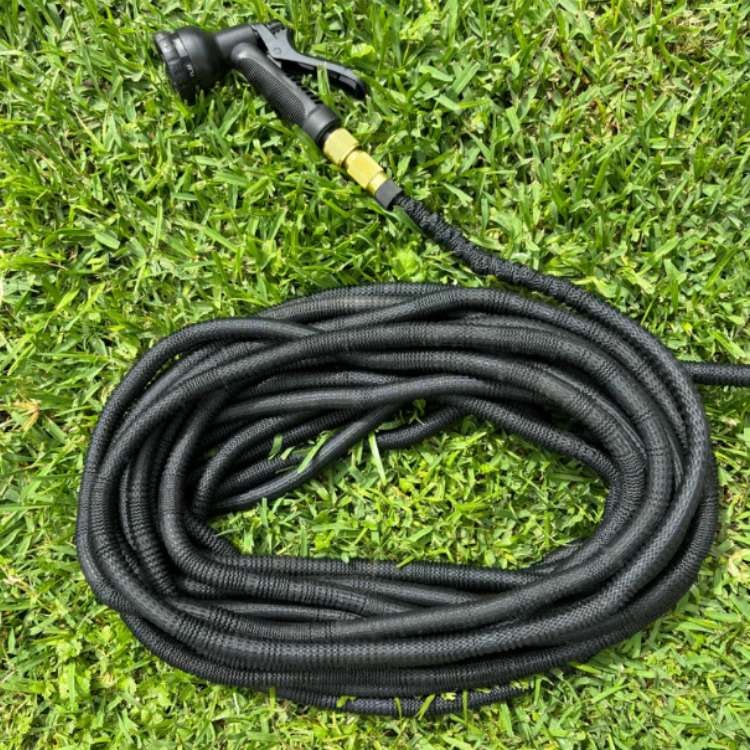 Expandable Garden Hose with 8-Pattern Spray Nozzle Brass Fittings and Storage Hanger - Image 10