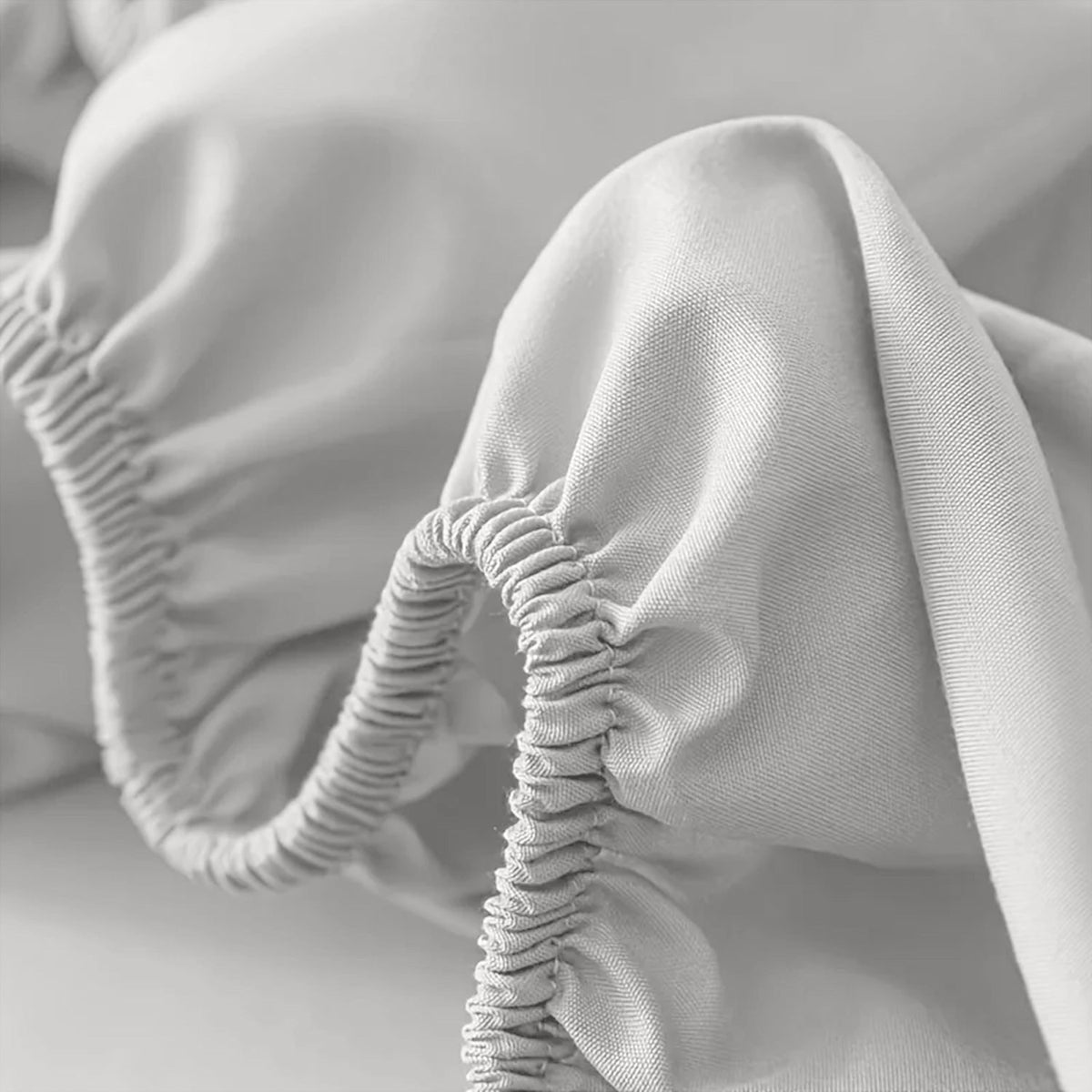 Extra Deep Fitted Bed Sheet with Wrinkle-Resistant Smooth Finish and Pocket Design - Image 2