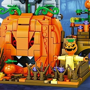 Halloween Building Blocks Construction Set with Pumpkin House and Ghost Figures for Kids - Image 3