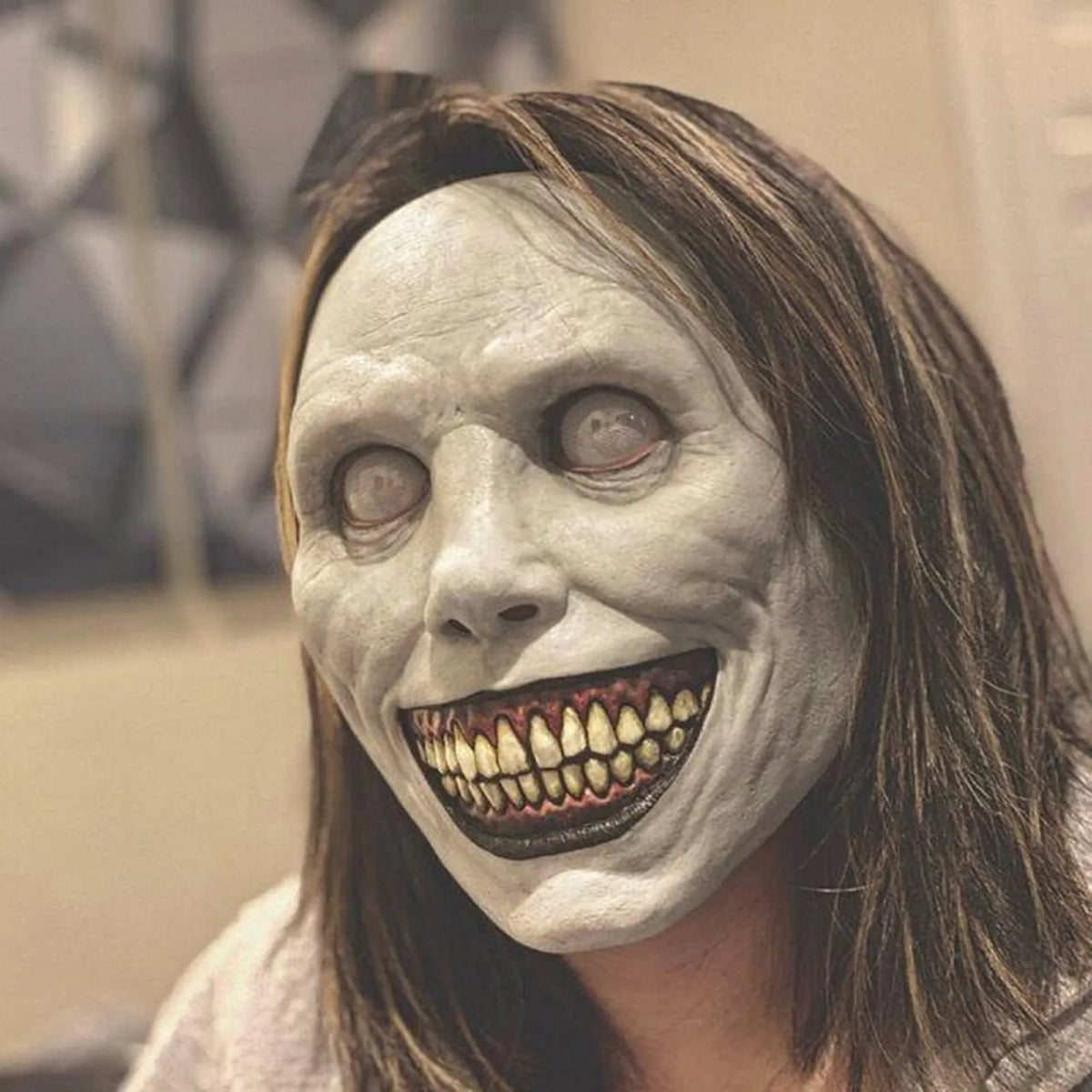 Halloween Scary Mask with Sharp Teeth and Wrinkled Skin for Creepy Clown and Demon Costume Party - Image 2