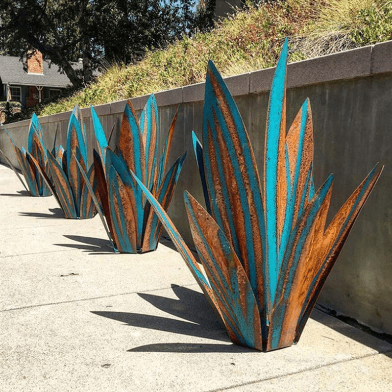 Metal Yard Art Solar Agave Light with Handcrafted Weatherproof Garden Ornament Design - Image 4