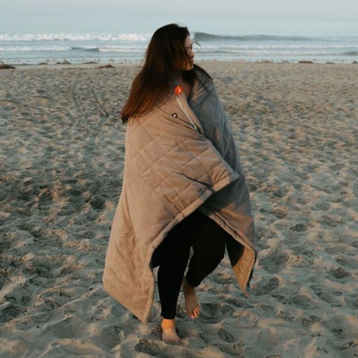 Portable Heated Blanket with Battery Power Bank Three Heat Zones and Quilted Fleece - Image 8