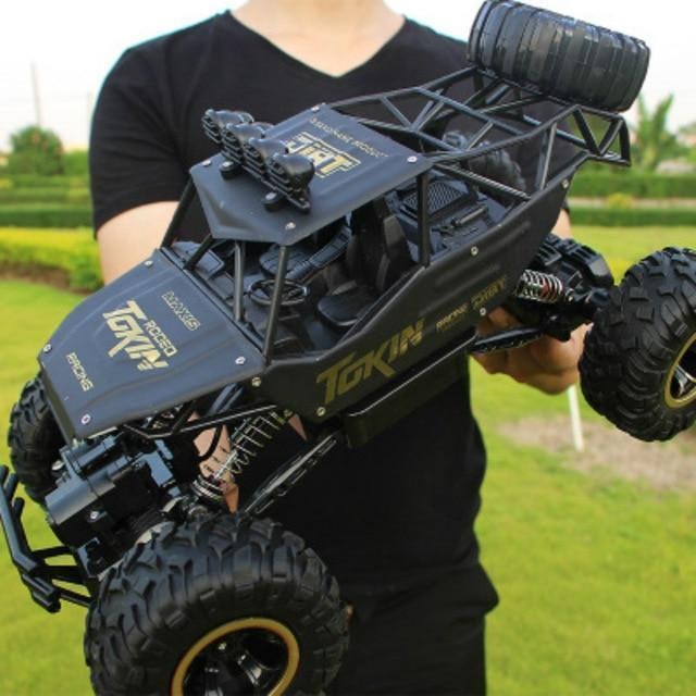 Rc Rock Crawler 4x4 Remote Control Monster Truck with Suspension and Roll Cage - Image 3
