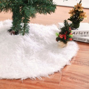 White Faux Fur Christmas Tree Skirt with Plush Texture for Holiday Décor - Image 4