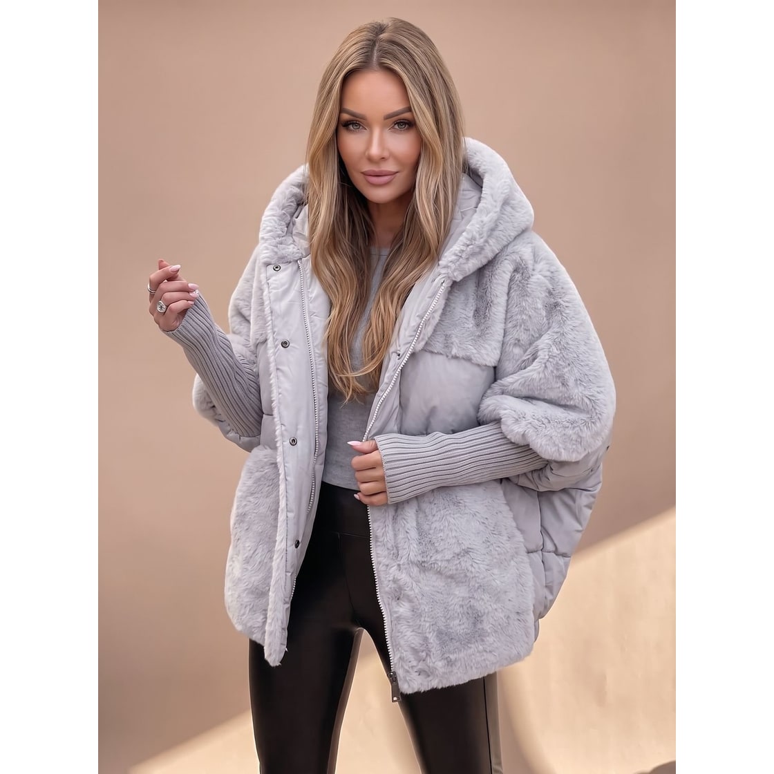 Women's Black Puffer Jacket with Faux Fur Panels and Hybrid Quilted Design - Image 4